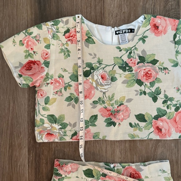 Pink Roses Mini Skirt and Crop Top Set - Picture 6 of 12